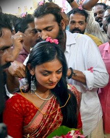 ‘I Am 18, It Is Not Love Jihad…’ Viral Mahakumbh Girl Monalisa On Marrying Farman Khan