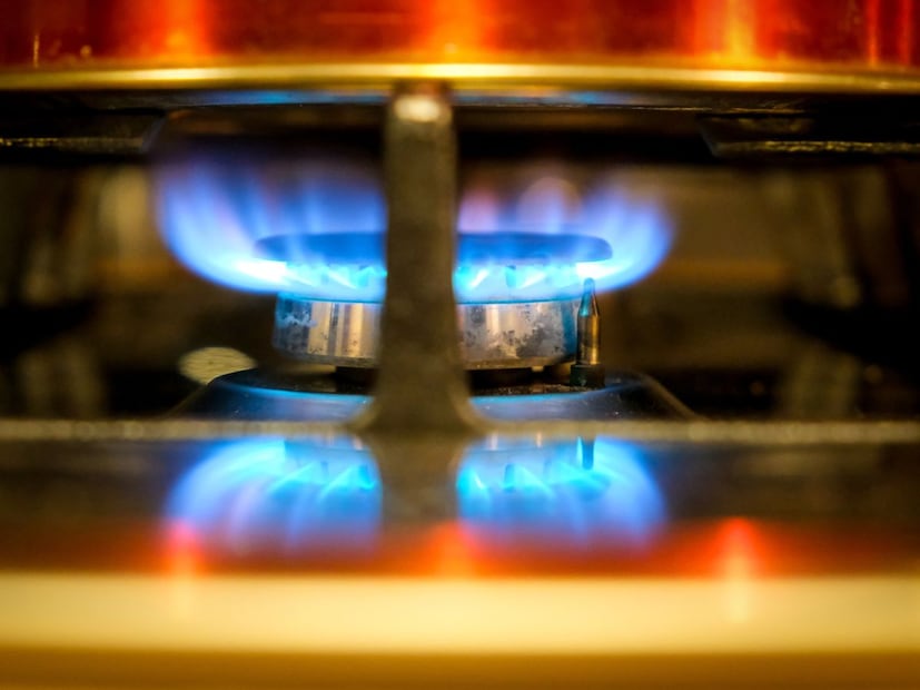 Gas Cylinders New Rule: ‘এদের’ আর দেওয়া হবে না গ্যাসের সিলিন্ডার! সারেন্ডার করতে হবে…বুকিংও নেবে না, যুদ্ধ পরিস্থিতিতে কেন্দ্রীয় সরকারের নতুন নিয়ম জানুন