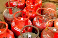 LPG Crisis: নলকূপ খুঁড়তে গিয়ে মিলল মিথেন গ্যাসের খোঁজ! সিলিন্ডারের সঙ্কটেও নিশ্চিন্ত কেরলের পরিবার
