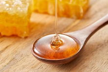 Purity Of Honey: ভারতে ১০০ টা মধুর বোতলের মধ্যে ৭৭ টাই নকল, আপনার কেনা মধুও নকল নয়তো? বুঝবেন কীভাবে? রইল খাঁটি মধু চেনার সহজ উপায়