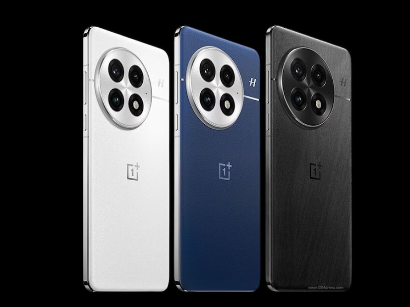 ওয়ানপ্লাসের ফ্ল্যাগশিপ স্মার্টফোন OnePlus 13 এই মুহূর্তে বিশাল ডিসকাউন্টে পাওয়া যাচ্ছে। আপনি যদি দীর্ঘদিন ধরে একটি প্রিমিয়াম এবং শক্তিশালী স্মার্টফোন কেনার পরিকল্পনা করে থাকেন, কিন্তু বাজেটের কারণে পিছিয়ে আসছিলেন, তবে এটি আপনার জন্য একটি দুর্দান্ত সুযোগ হতে পারে। সাধারণত ফ্ল্যাগশিপ স্মার্টফোনগুলির দাম ৬০,০০০ টাকা থেকে ৮০,০০০ টাকার মধ্যে হয়ে থাকে, কিন্তু যখন এই ধরনের ফোনে বড় কোনও ছাড় পাওয়া যায়, তখন এই ডিলটি আরও আকর্ষণীয় হয়ে ওঠে। ওয়ানপ্লাসের ফ্ল্যাগশিপ স্মার্টফোন OnePlus 13 এই মুহূর্তে বিশাল ডিসকাউন্টে পাওয়া যাচ্ছে। আপনি যদি দীর্ঘদিন ধরে একটি প্রিমিয়াম এবং শক্তিশালী স্মার্টফোন কেনার পরিকল্পনা করে থাকেন, কিন্তু বাজেটের কারণে পিছিয়ে আসছিলেন, তবে এটি আপনার জন্য একটি দুর্দান্ত সুযোগ হতে পারে। সাধারণত ফ্ল্যাগশিপ স্মার্টফোনগুলির দাম ৬০,০০০ টাকা থেকে ৮০,০০০ টাকার মধ্যে হয়ে থাকে, কিন্তু যখন এই ধরনের ফোনে বড় কোনও ছাড় পাওয়া যায়, তখন এই ডিলটি আরও আকর্ষণীয় হয়ে ওঠে।