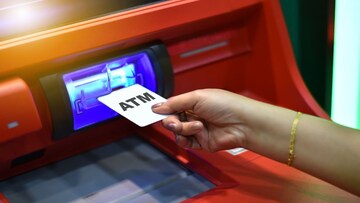 HDFC থেকে PNB, ১ এপ্রিল থেকে ATM-এর নিয়ম বদলাচ্ছে, টাকা তোলার সীমা ও নতুন নিয়মগুলো জেনে নিন