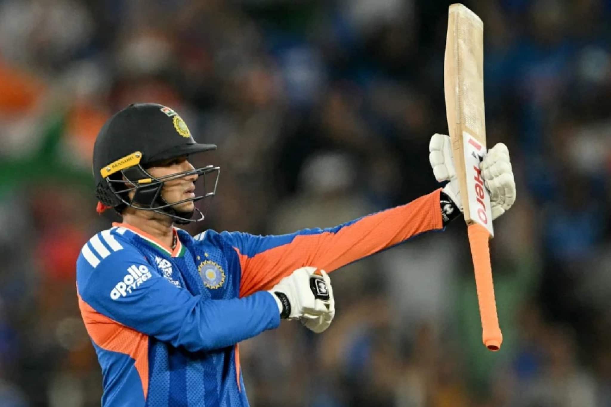 বাবাকে যা বলেছিলেন, সেটাই করে দেখালেন অভিষেক শর্মা! বিশ্বকাপ ফাইনাল পেল নতুন 'শর্মাজি'