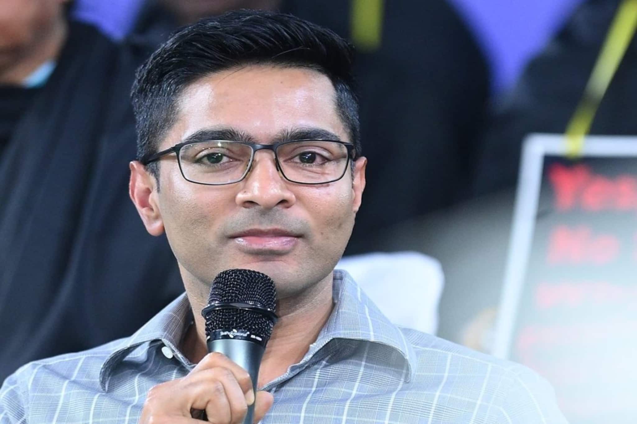 ভোটের মুখে ‘তফশিলির সংলাপ’ সম্মেলন তৃণমূলের, সভায় বক্তব্য রাখবেন অভিষেক বন্দ্যোপাধ্যায় ভোটের মুখে ‘তফশিলির সংলাপ’ সম্মেলন তৃণমূলের, সভায় বক্তব্য রাখবেন অভিষেক বন্দ্যোপাধ্যায়