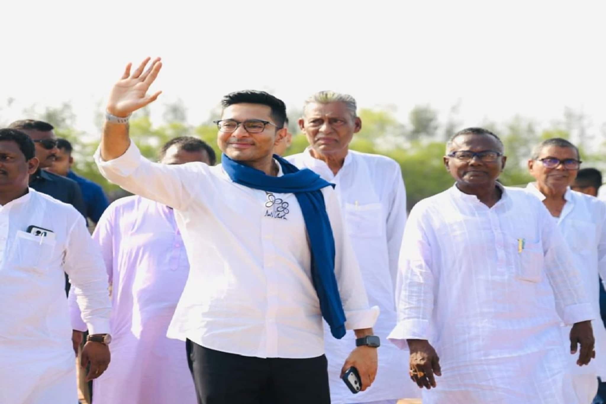 নন্দীগ্রামের কর্মীসভা থেকে শুভেন্দুকে টার্গেট অভিষেকের! বড় দাবি করলেন