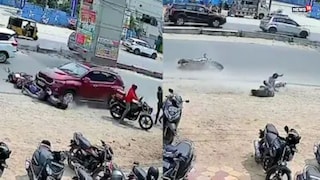 হায়দরাবাদে ভয়াবহ পথ দুর্ঘটনা হায়দরাবাদে ভয়াবহ পথ দুর্ঘটনা