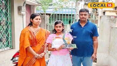 মা-বাবার সঙ্গে খুদে অদ্রিজা