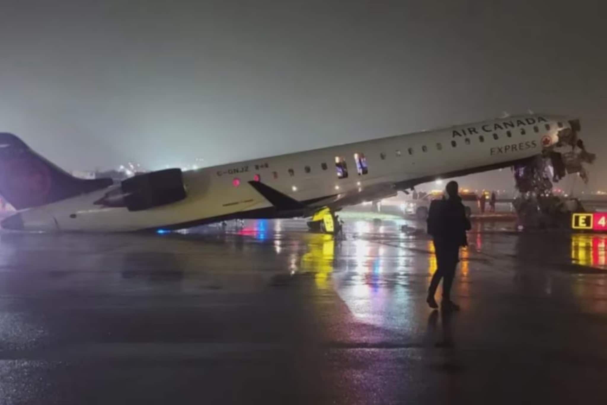 ল্যান্ডিংয়ের সময় ভয়ঙ্কর ঘটনা ! নিউইয়র্ক বিমানবন্দরে ট্রাকের সঙ্গে সংঘর্ষ এয়ার কানাডার বিমানের ল্যান্ডিংয়ের সময় ভয়ঙ্কর ঘটনা ! নিউইয়র্ক বিমানবন্দরে ট্রাকের সঙ্গে সংঘর্ষ এয়ার কানাডার বিমানের