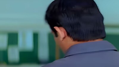 নায়ক হিসেবে ব্যর্থ, অথচ খলনায়ক চরিত্রে দুর্ধর্ষ ! এখন বলিউড থেকে দক্ষিণী ইন্ডাস্ট্রিতে দাপিয়ে রাজত্ব করছেন পঞ্চাশ বছর বয়সী এই অভিনেতা