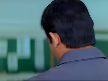 নায়ক হিসেবে ব্যর্থ, অথচ খলনায়ক চরিত্রে দুর্ধর্ষ ! এখন বলিউড থেকে দক্ষিণী ইন্ডাস্ট্রিতে দাপিয়ে রাজত্ব করছেন পঞ্চাশ বছর বয়সী এই অভিনেতা নায়ক হিসেবে ব্যর্থ, অথচ খলনায়ক চরিত্রে দুর্ধর্ষ ! এখন বলিউড থেকে দক্ষিণী ইন্ডাস্ট্রিতে দাপিয়ে রাজত্ব করছেন পঞ্চাশ বছর বয়সী এই অভিনেতা