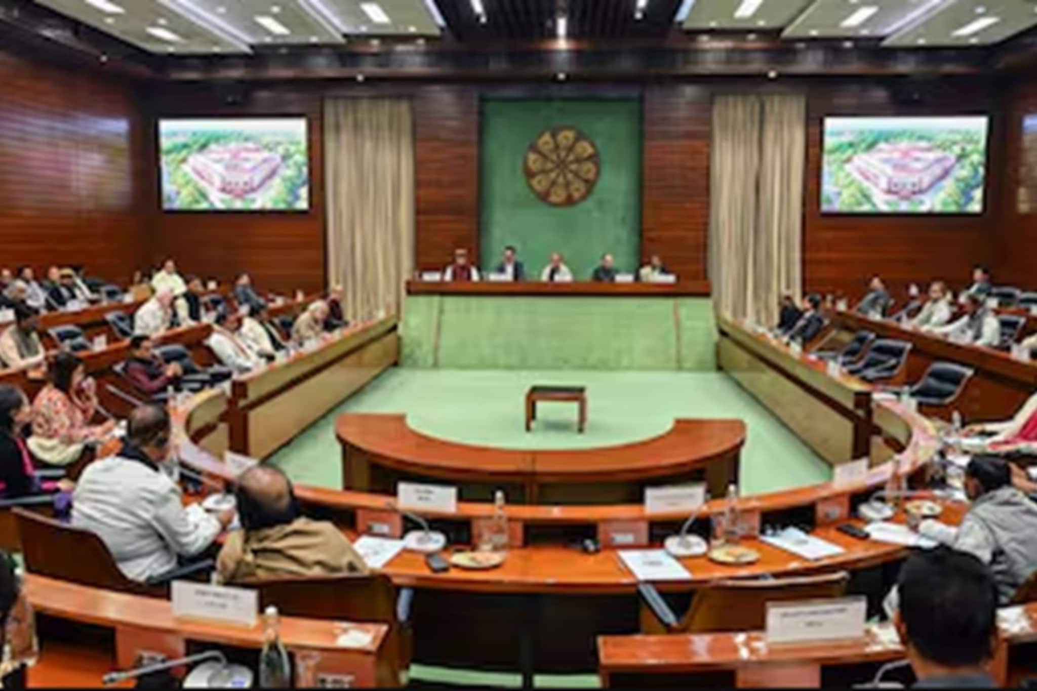 আরও জাহাজ আসছে, দেশে জ্বালানি সঙ্কট নেই! সর্বদলীয় বৈঠকে আশ্বস্ত করল কেন্দ্র আরও জাহাজ আসছে, দেশে জ্বালানি সঙ্কট নেই! সর্বদলীয় বৈঠকে আশ্বস্ত করল কেন্দ্র