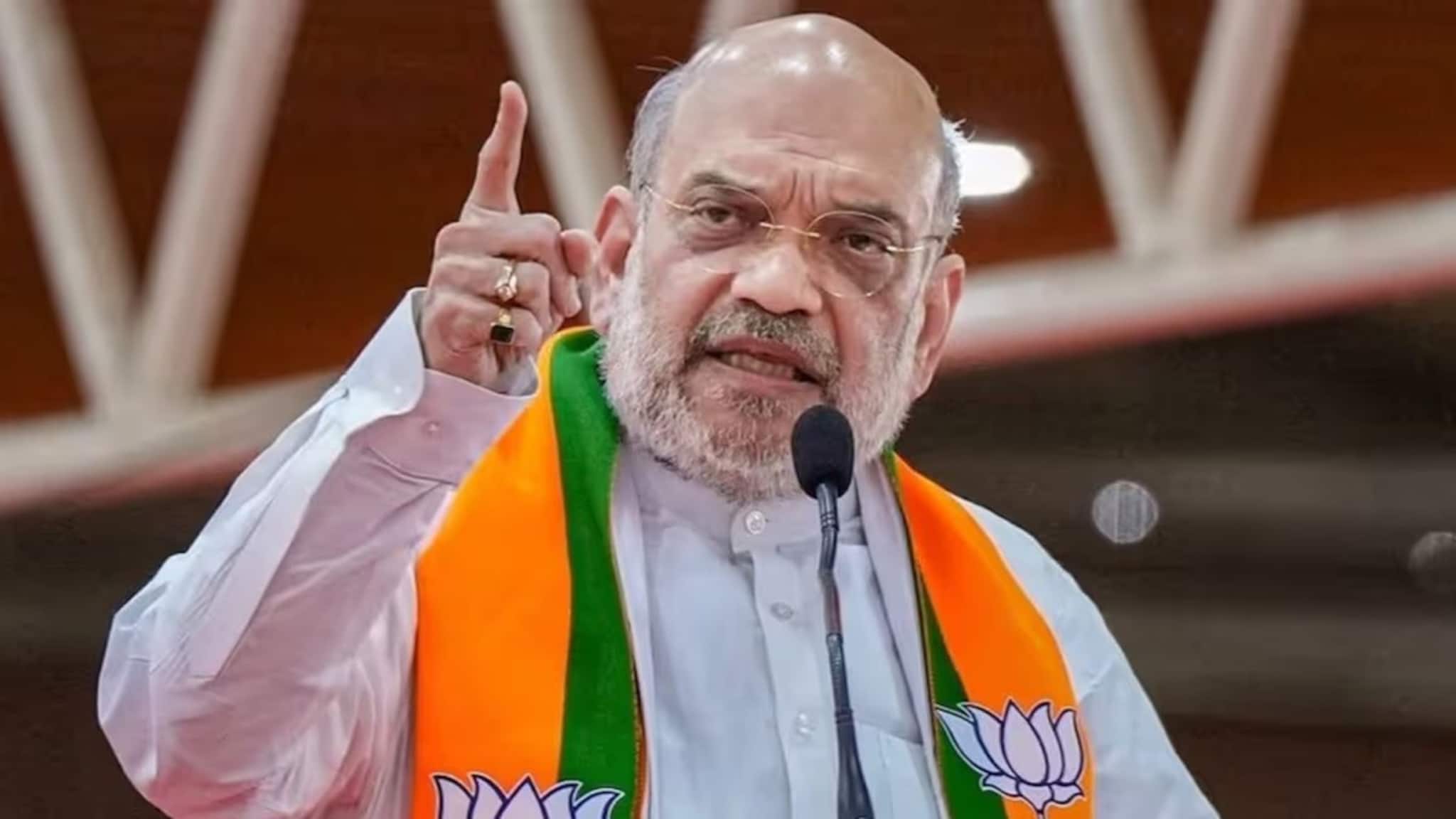 Amit Shah: শুধু বাংলাতেই কেন SIR-এর কাজে বিচারকদের প্রয়োজন হল? কেরল, তামিলনাড়ুর উদাহরণ দিয়ে মমতাকে প্রশ্ন শাহের