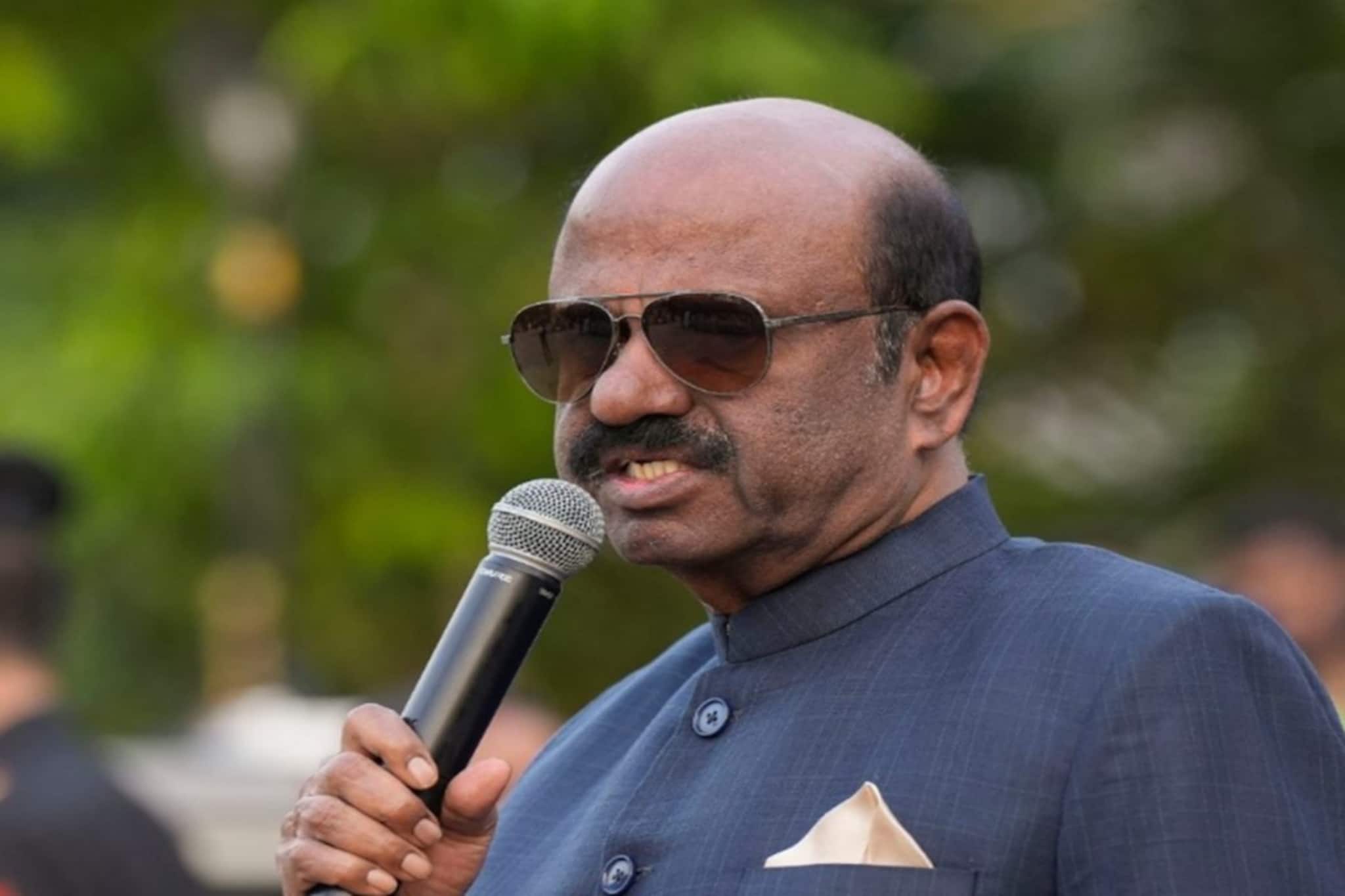 চাপে পড়েই আচমকা পদত্যাগ? কেন ফিরলেন না রাজ ভবনে, মুখ খুললেন সি ভি আনন্দ বোস