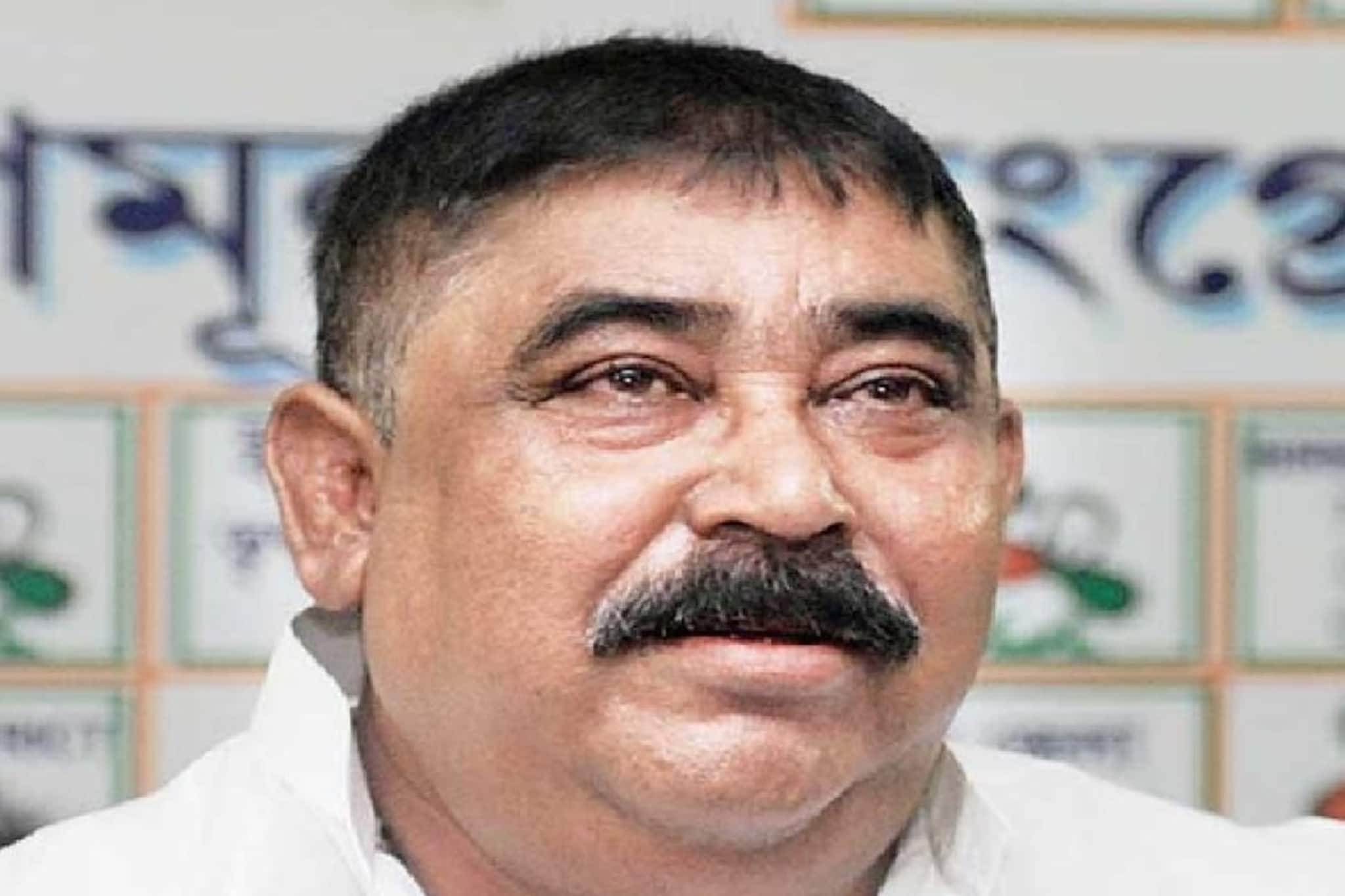 'প্রমাণ দিতে পারলে রাজনীতি ছেড়ে দেব', বোলপুরে প্রচারে বেরিয়ে কেন এমন মন্তব্য অনুব্রতর? 