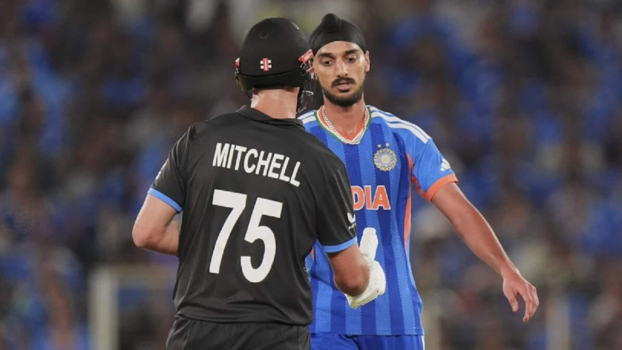 Gambhir On Arshdeep: আইসিসি কেটে নিয়েছে পয়েন্ট, হয়েছে জরিমানাও-তবুও বল ছুঁড়ে বেশ করেছে! এভাবেই অর্শদীপের পাশে দাঁড়ালেন গম্ভীর