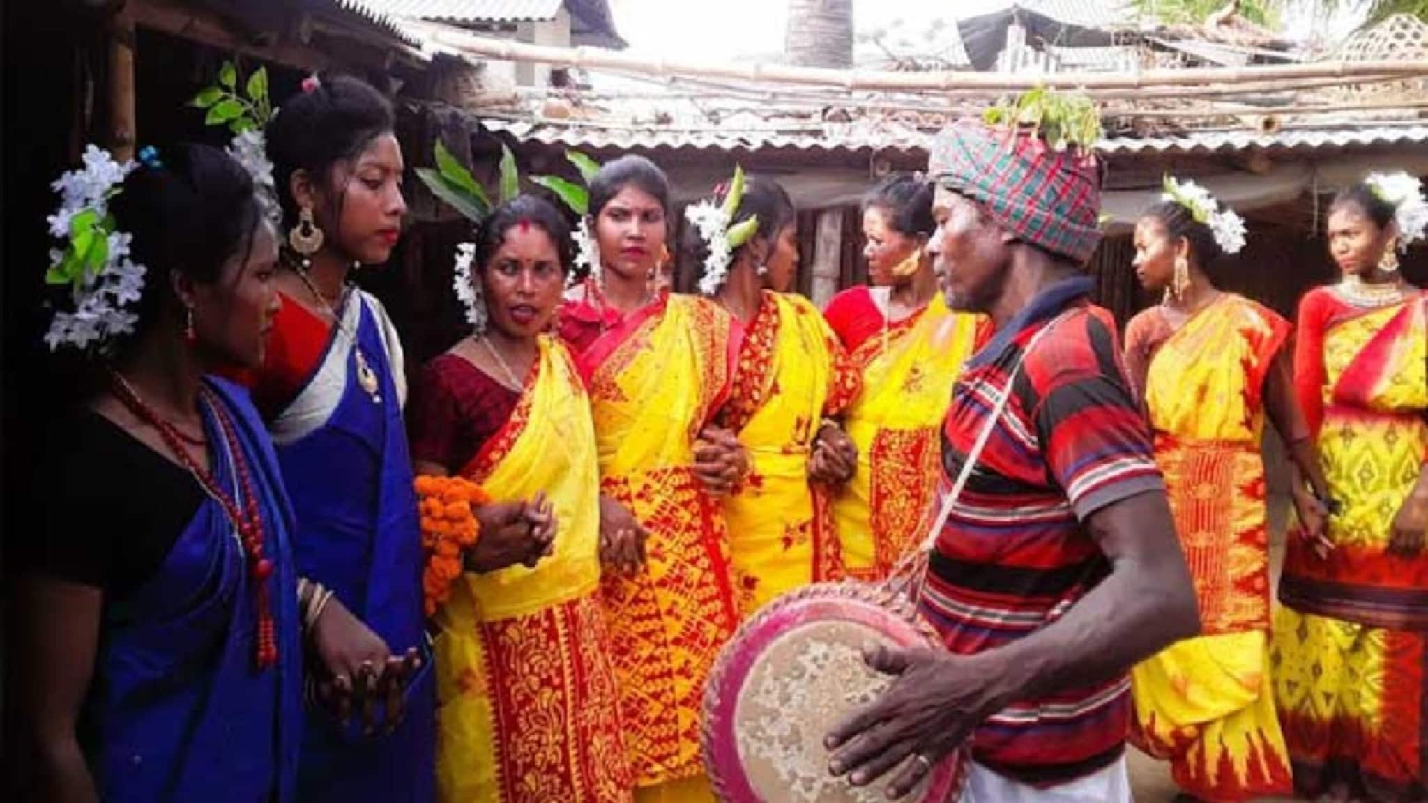 Baha Festival in Bankura: জঙ্গলমহলের বাহা উৎসবে 'রংমিলান্তি', ধামসা-মাদলের বোলে একসঙ্গে নাচ তৃণমূল-বিজেপি প্রার্থীর!