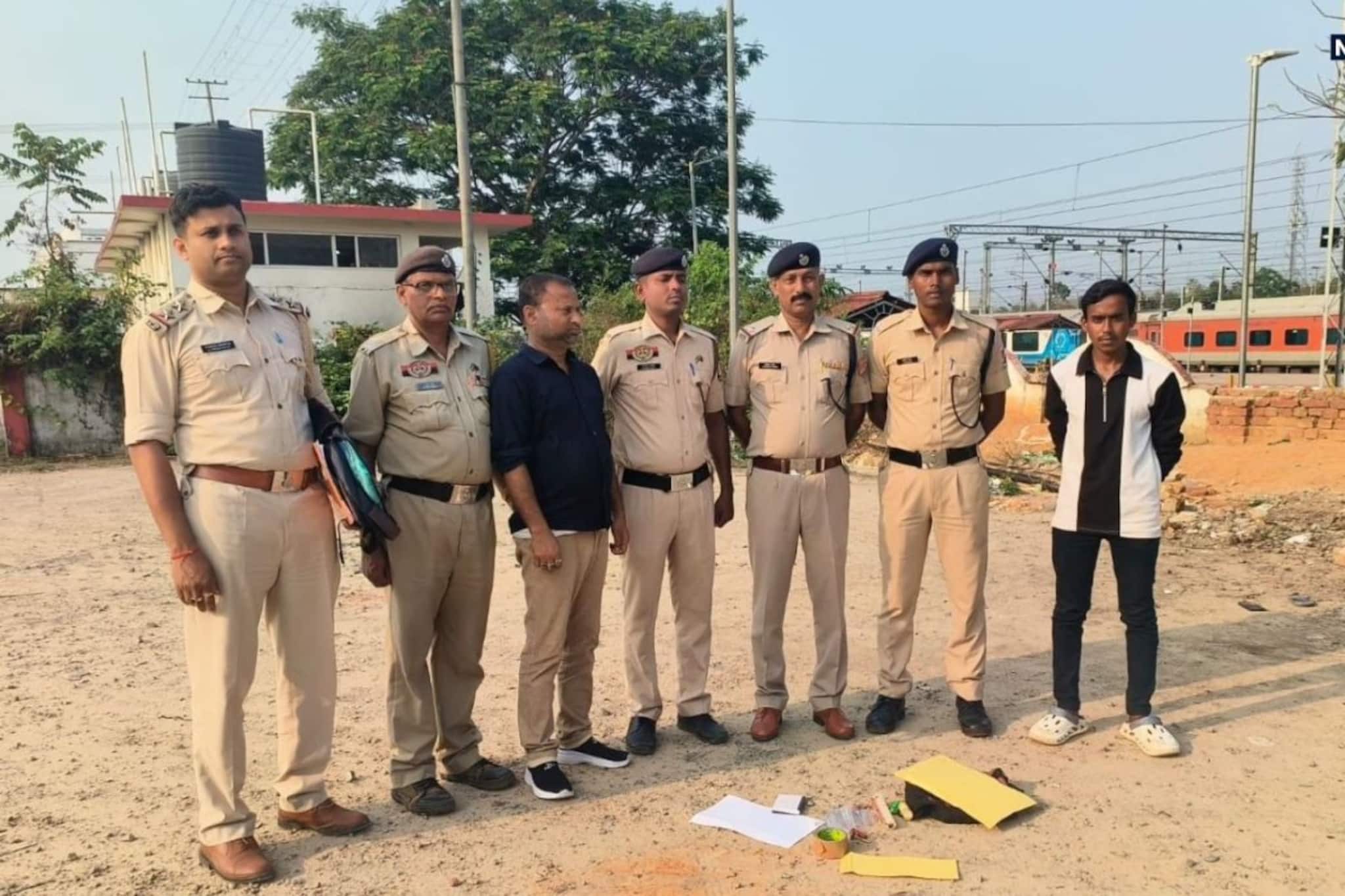 ১.৯৩ কোটি টাকার জব্দ! উত্তর-পূর্ব রেলে কড়া অভিযানে ধরা ৩৭, উদ্ধার নাবালকও