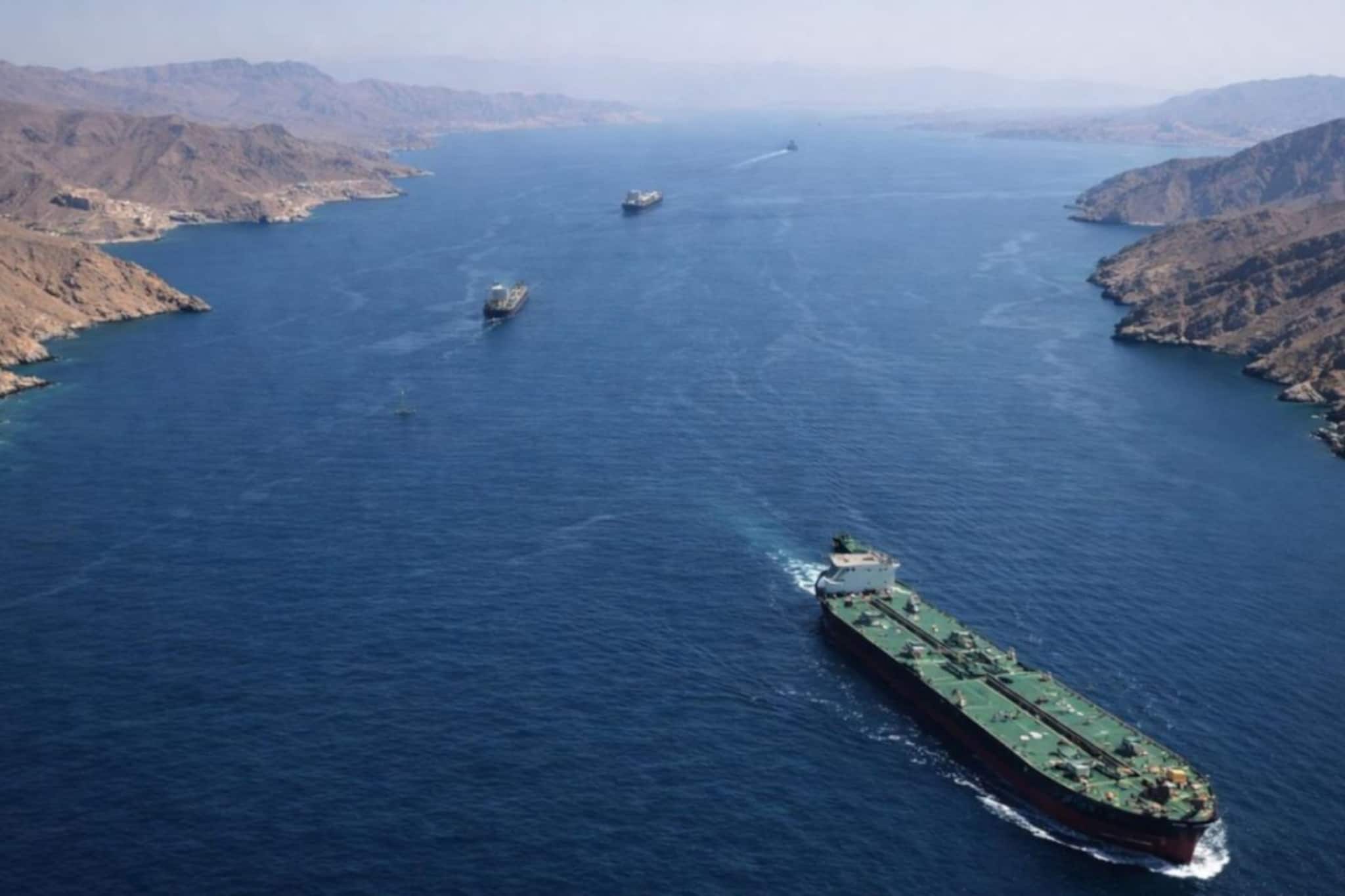 নিয়ে আসছিল LPG, অপরিশোধিত তেল...হরমুজ প্রণালিতে আটকে ভারতের পতাকাধারী ১৮ জাহাজ নিয়ে আসছিল LPG, অপরিশোধিত তেল...হরমুজ প্রণালিতে আটকে ভারতের পতাকাধারী ১৮ জাহাজ