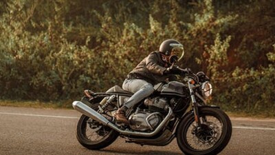 ২০২৮ থেকে দিল্লিতে বন্ধ হচ্ছে নতুন পেট্রোল বাইক! জারি হচ্ছে কড়া ইলেকট্রিক গাড়ি নীতি