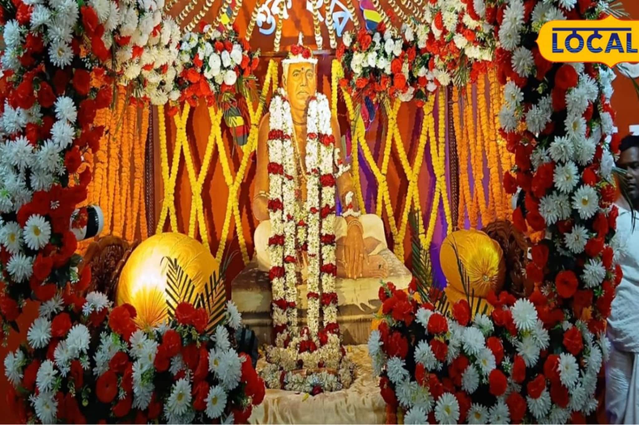 কাঁটাতারের বাধা তুচ্ছ! দোল উৎসবে দুই বাংলার মিলনক্ষেত্র কাটোয়া, পর পর ছবিতে দেখুন কাঁটাতারের বাধা তুচ্ছ! দোল উৎসবে দুই বাংলার মিলনক্ষেত্র কাটোয়া, পর পর ছবিতে দেখুন