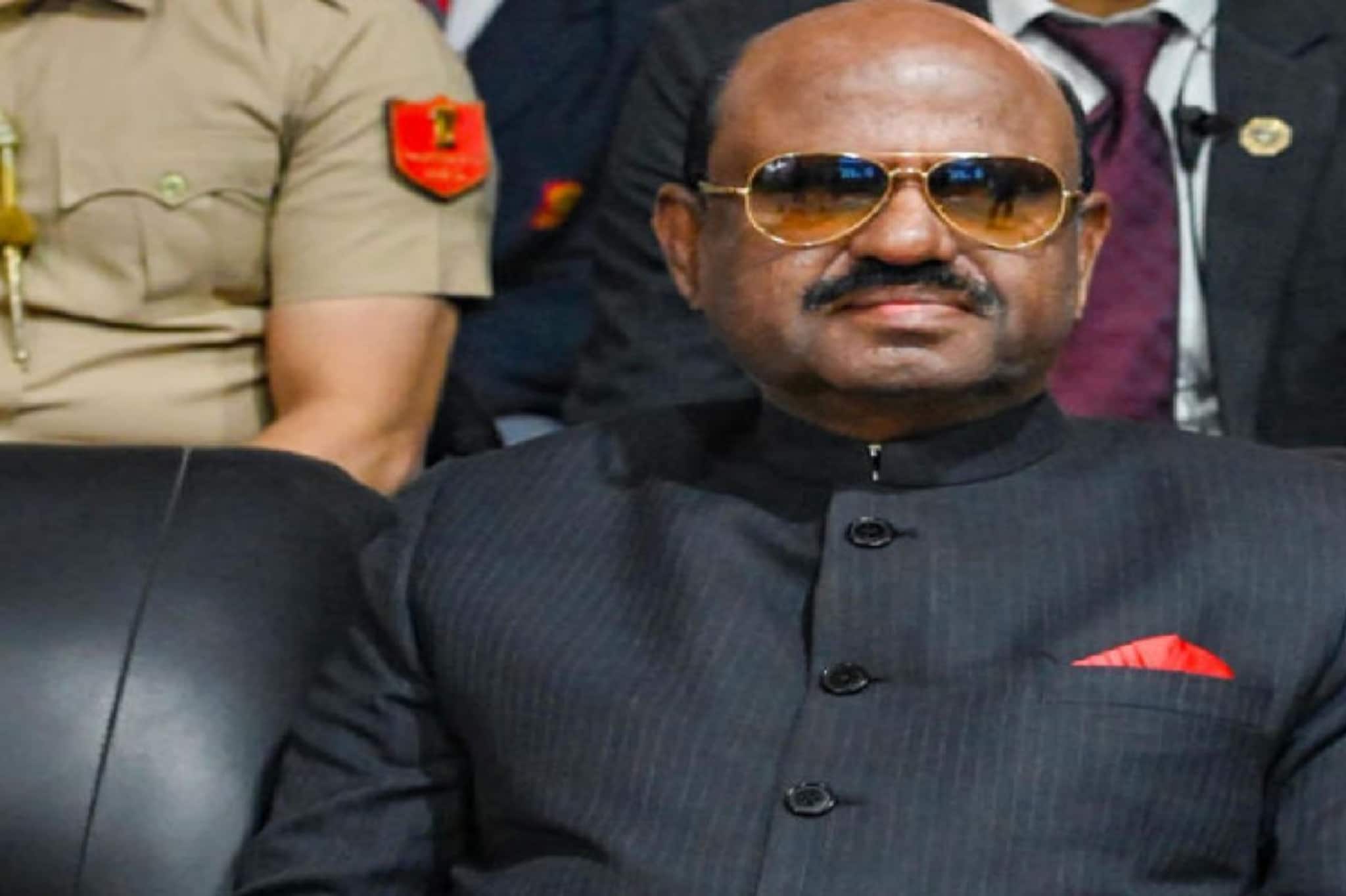 'প্রবেশ থাকলে,প্রস্থানও হবে! পদত্যাগের কারণ গোপনীয়...' সাংবাদিকদের মুখোমুখি সিভি আনন্দ বোস