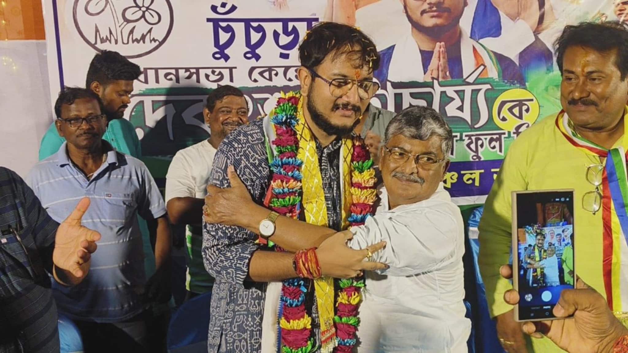 'আমার অসমাপ্ত কাজ শেষ করবে!' অভিমান ভুলে দেবাংশুকে বুকে জড়িয়ে বললেন অসিত