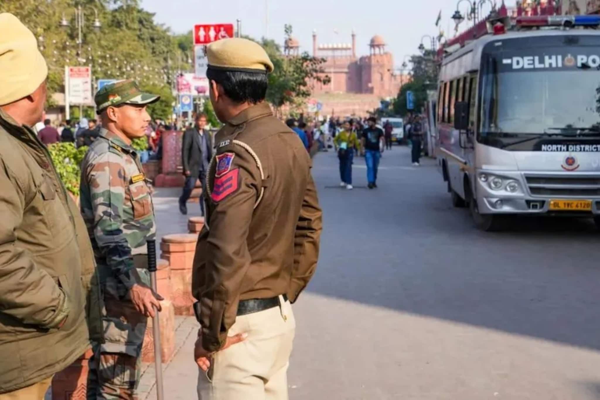 কলকাতা ঘুরে যাওয়া সেই লস্কর জঙ্গি শাব্বির অবশেষে জালে, গাজিপুর থেকে গ্রেফতার করল দিল্লি পুলিশের স্পেশ্যাল টিম