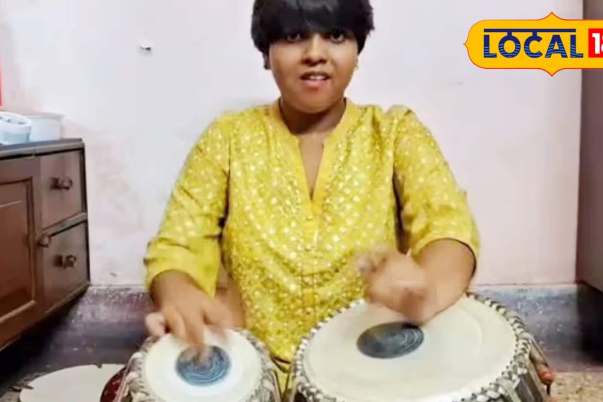 তবলা বাজিয়ে পড়াশোনা, বাবার চিকিৎসা, সংসারের দায়িত্ব! বাস্তবের দশভূজা কোলাঘাটের দেবর্ণা