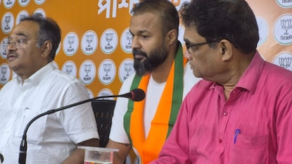 বিজেপিতে অরিন্দর ভট্টাচার্য। বিজেপিতে অরিন্দর ভট্টাচার্য।