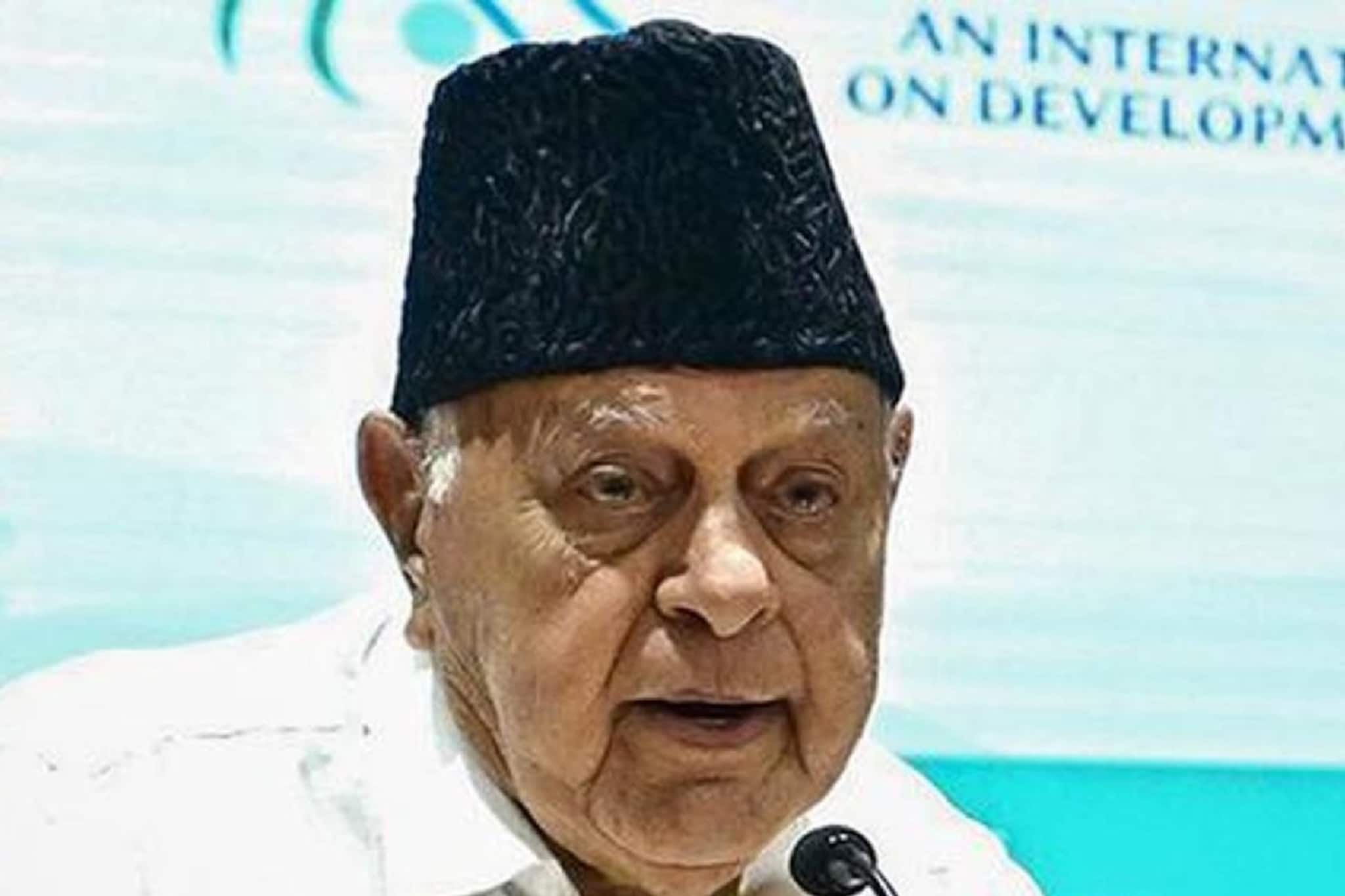 Farooq Abdullah: 'টার্গেট'-এ ফারুক আবদুল্লা,'পয়েন্ট ব্ল্যাঙ্ক রেঞ্জ' থেকে গুলি, অল্পের জন্য প্রাণরক্ষা কাশ্মীরের প্রাক্তন মুখ্যমন্ত্রীর