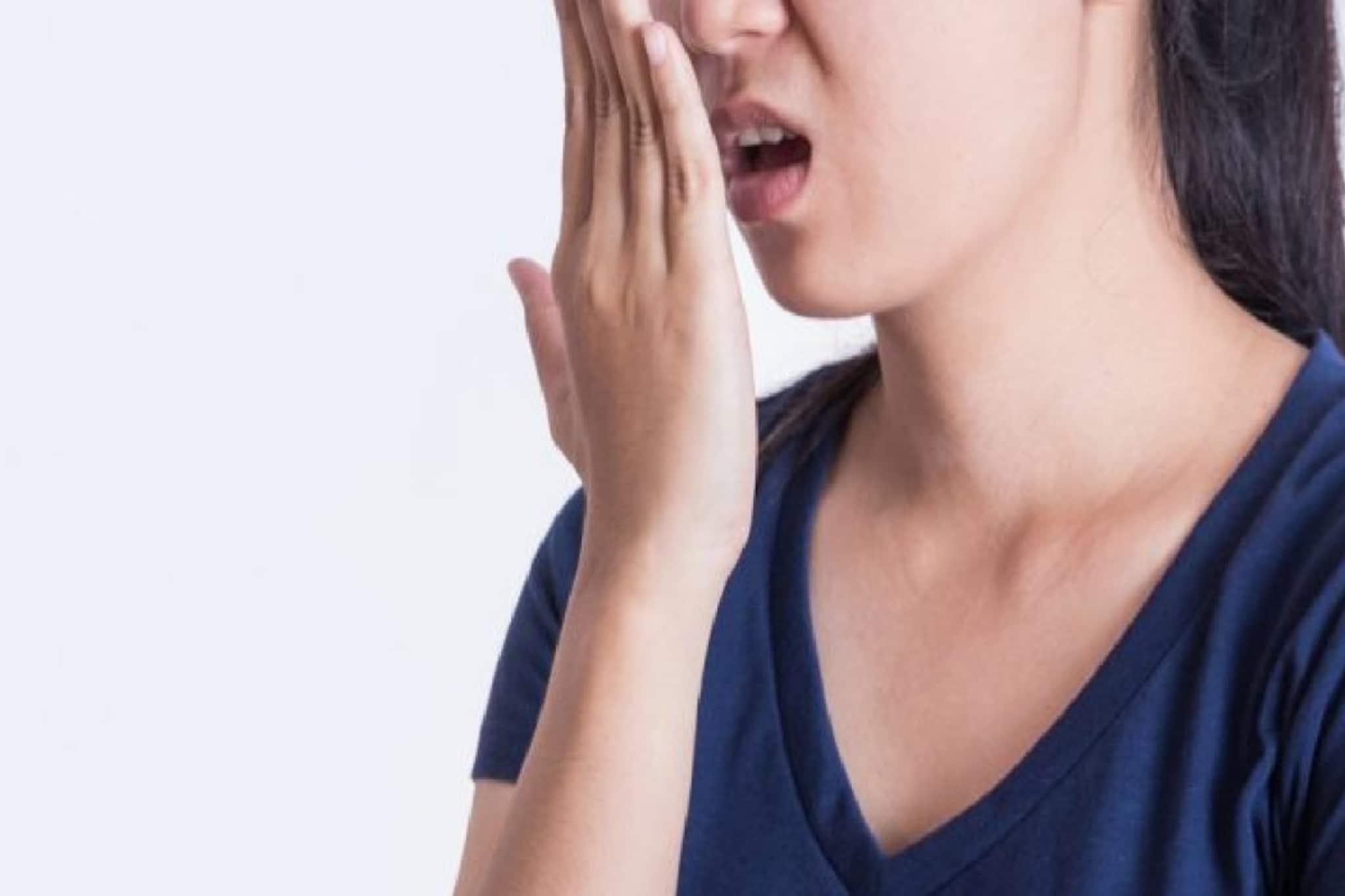 মুখ খুললেই পচা গন্ধ? অস্বস্তি নয়, কনফিডেন্স আনুন, যে ৫ সুপারহিট টোটকায় দুর্গন্ধ পালাবে মুখ খুললেই পচা গন্ধ? অস্বস্তি নয়, কনফিডেন্স আনুন, যে ৫ সুপারহিট টোটকায় দুর্গন্ধ পালাবে