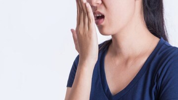 মুখ খুললেই পচা গন্ধ? অস্বস্তি নয়, কনফিডেন্স আনুন, যে ৫ সুপারহিট টোটকায় দুর্গন্ধ পালাবে