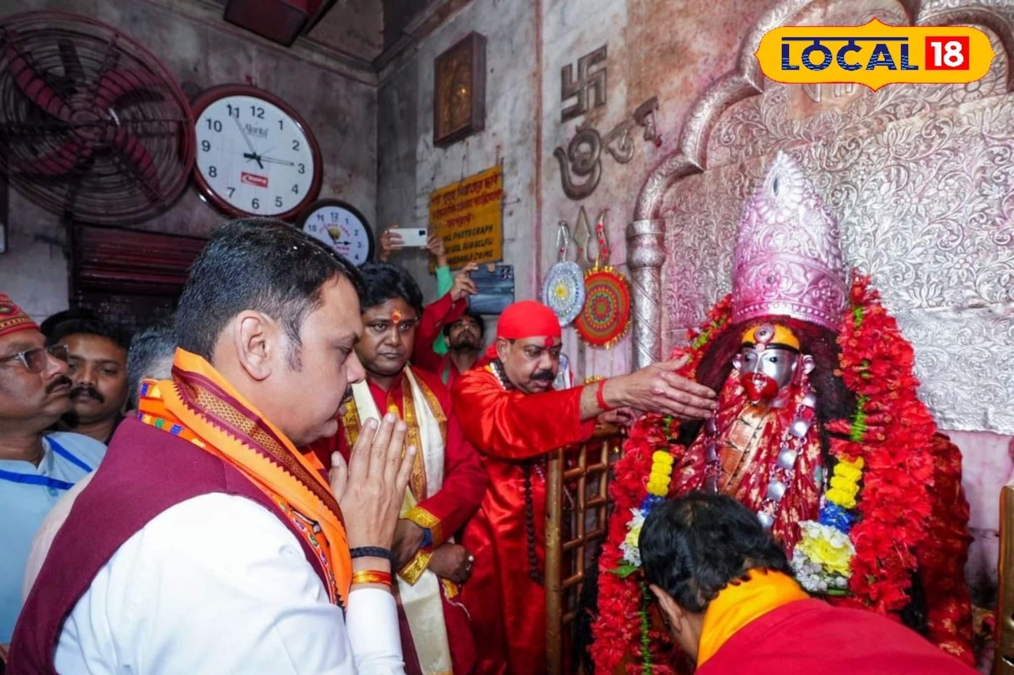 তারাপীঠে পুজো দিলেন মহারাষ্ট্রের মুখ্যমন্ত্রী! কী ছিল পুজোর ডালিতে জানেন? তারাপীঠে পুজো দিলেন মহারাষ্ট্রের মুখ্যমন্ত্রী! কী ছিল পুজোর ডালিতে জানেন?