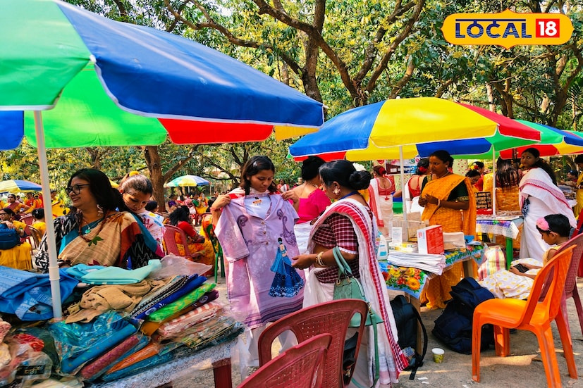 শহরের ব্যস্ততার মাঝেই যেন হঠাৎ মিলল এক টুকরো শান্তির ঠিকানা। বসিরহাটের এক বাগানবাড়িতে পা রাখতেই মনে হচ্ছিল, যেন পৌঁছে গেছি শান্তিনিকেতন-এর বসন্ত উৎসবে। রঙিন আবিরের উড়ান, গানের সুর আর হাতের তৈরি শিল্পসামগ্রীর সমাহারে বসিরহাট লেডিস ক্লাবের বসন্ত উৎসব কার্যত এক টুকরো সোনাঝুরির হাট হয়ে উঠেছিল। শহরের ব্যস্ততার মাঝেই যেন হঠাৎ মিলল এক টুকরো শান্তির ঠিকানা। বসিরহাটের এক বাগানবাড়িতে পা রাখতেই মনে হচ্ছিল, যেন পৌঁছে গেছি শান্তিনিকেতন-এর বসন্ত উৎসবে। রঙিন আবিরের উড়ান, গানের সুর আর হাতের তৈরি শিল্পসামগ্রীর সমাহারে বসিরহাট লেডিস ক্লাবের বসন্ত উৎসব কার্যত এক টুকরো সোনাঝুরির হাট হয়ে উঠেছিল।