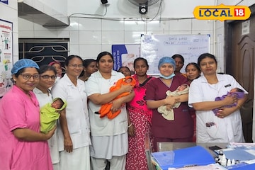 পেশায় পূজারী স্বামী,স্ত্রী একসঙ্গে জন্ম দিলেন ৪সন্তানের!২ছেলে-২ মেয়েকে নিয়ে খুশি পরিবার