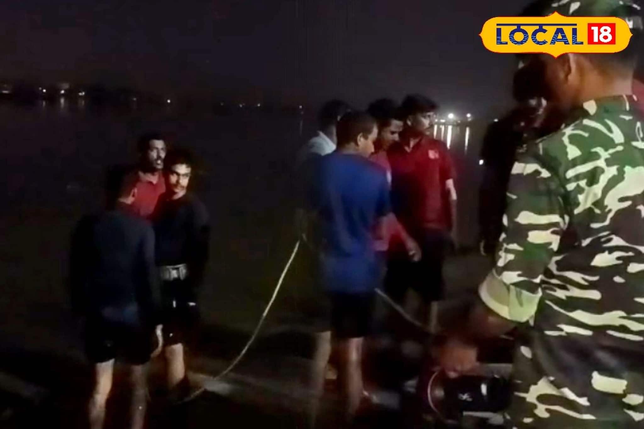 দোলের দিন চরম বিপত্তি গঙ্গায়, একসঙ্গে তলিয়ে গেলেন ৪ যুবক-যুবতী! চলছে খোঁজ দোলের দিন চরম বিপত্তি গঙ্গায়, একসঙ্গে তলিয়ে গেলেন ৪ যুবক-যুবতী! চলছে খোঁজ