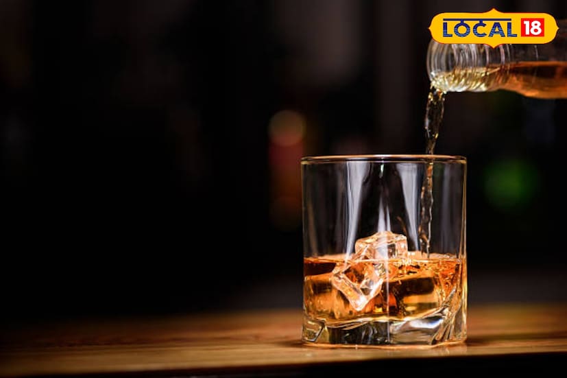 *উৎসব আর মদ বিক্রি, যেন পূর্ব মেদিনীপুর জেলার সমার্থক শব্দ হয়ে দাঁড়িয়েছে। প্রতিটা উৎসব আবহে পূর্ব মেদিনীপুর জেলায় মদ বিক্রির রেকর্ড। মদ বিক্রিতে পূর্ব মেদিনীপুর জেলা বারবার নিজের করা রেকর্ডই ভেঙে ফেলছে। রংয়ের খেলা দোলের উৎসব আবহে পূর্ব মেদিনীপুর জেলায় কোটি কোটি টাকার মদ বিক্রি হল।