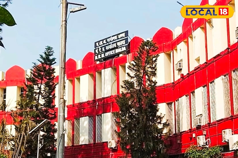 রেল লাইনের উন্নয়নমূলক কাজের জন্য মালদহ ডিভিশনে ট্রাফিক ও পাওয়ার ব্লক নেওয়ার সিদ্ধান্ত নিয়েছে পূর্ব রেলওয়ে। এর জেরে আগামী কয়েকদিন একাধিক ট্রেনের সময়সূচিতে পরিবর্তন ও নিয়ন্ত্রণ করা হবে বলে জানান হয়েছে।(ছবি ও তথ্য: জিএম মোমিন)