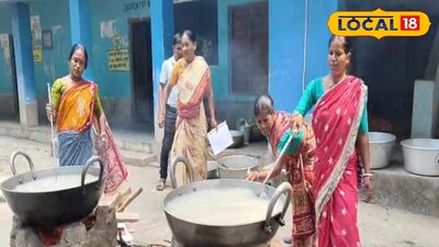 চলছে উনুনে রান্না