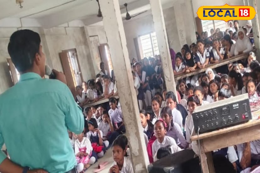 প্রত্যন্ত গ্রামীণ অঞ্চলে আইনি সচেতনতা বাড়াতে বিশেষ উদ্যোগ নিল পূর্ব মেদিনীপুর জেলা আইনি পরিষেবা কর্তৃপক্ষ। বিশেষ করে গ্রাম্য এলাকার মেয়েদের মধ্যে আইনি সচেতনতা বাড়ানোর লক্ষ্য নেওয়া হয়েছে। এই লক্ষ্যে গ্রামীণ এলাকার বালিকা বিদ্যালয়গুলিকে বেছে নেওয়া হয়েছে। সেখানেই আয়োজিত হচ্ছে আইনি সচেতনতার বিশেষ শিবির। (ছবি ও তথ্যঃ সৈকত শী)