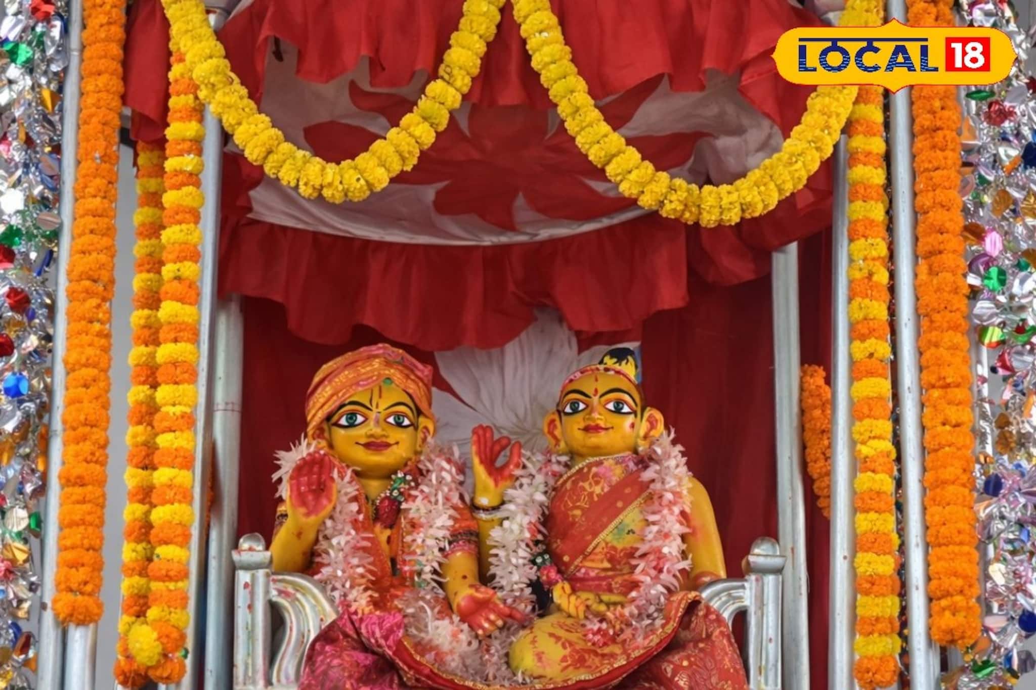 আবার দোল! যার মূল আকর্ষণ পান্তা ভাতের ভোগ যার মূল আকর্ষণ পান্তা ভাতের ভোগ! 