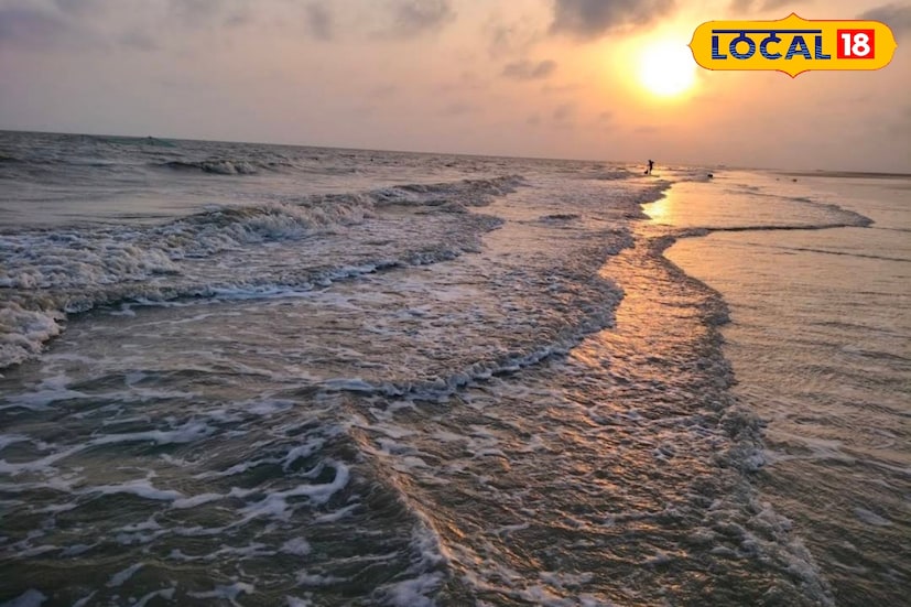 দিঘা, বকখালির মত এখন পর্যটকদের কাছে টানছে গঙ্গাসাগরও। গঙ্গাসাগর এখন আর শুধুমাত্র ধর্মীয় স্থান নয়, এখন তা বিশ্বমানের পর্যটনক্ষেত্র। গঙ্গাসাগরের যাত্রাপথ আগের মতো দুর্গম না থাকায় এখন অনেক সহজেই পৌঁছে যাওয়া যায় সাগরে। (ছবি ও তথ্য: নবাব মল্লিক) দিঘা, বকখালির মত এখন পর্যটকদের কাছে টানছে গঙ্গাসাগরও। গঙ্গাসাগর এখন আর শুধুমাত্র ধর্মীয় স্থান নয়, এখন তা বিশ্বমানের পর্যটনক্ষেত্র। গঙ্গাসাগরের যাত্রাপথ আগের মতো দুর্গম না থাকায় এখন অনেক সহজেই পৌঁছে যাওয়া যায় সাগরে। (ছবি ও তথ্য: নবাব মল্লিক)