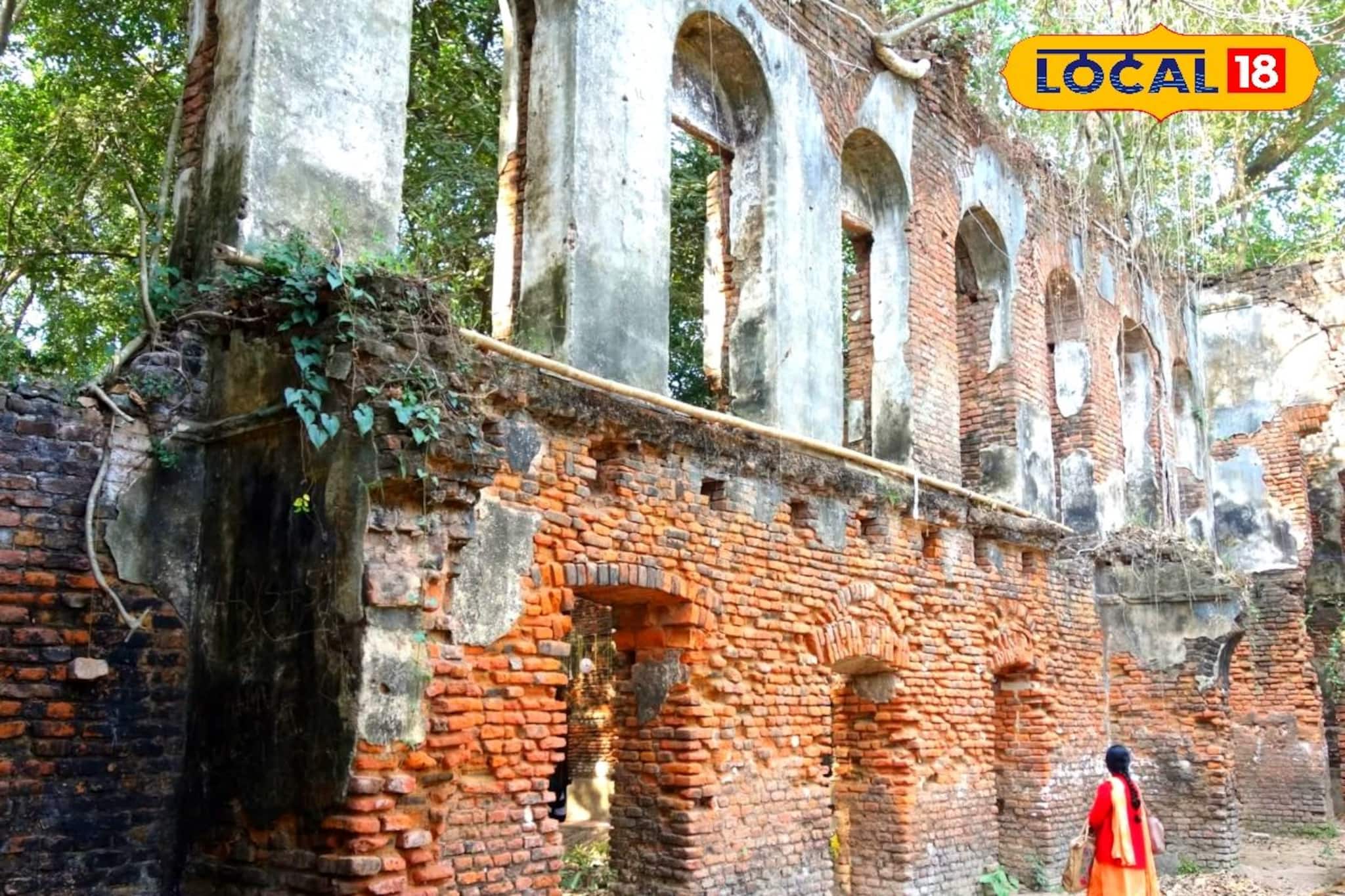 দিঘার কাছে এক ধ্বংসপ্রাপ্ত রাজবাড়ি, যার জরাজীর্ণ দেওয়াল আজও কথা বলে! 