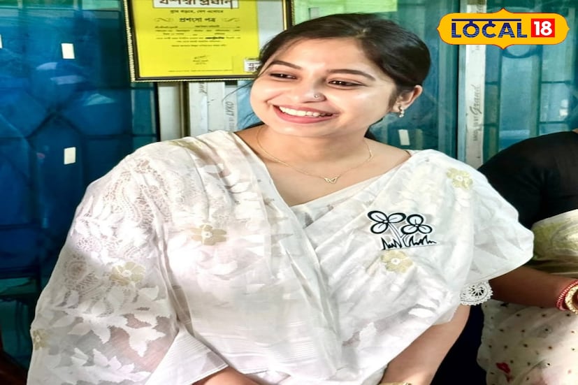 উত্তর ২৪ পরগনা, রুদ্র নারায়ণ রায়: বনগাঁ দক্ষিণে এবার তৃণমূলের প্রার্থী ঋতুপর্ণা আঢ্য! নাম ঘোষণার পর থেকেই তাঁকে নিয়ে রাজনৈতিক মহলে শুরু হয়েছে জোর চর্চা। বনগাঁর রাজনীতিতে পরিচিত মুখ ঋতুপর্ণা এবার বনগাঁ দক্ষিণ বিধানসভা কেন্দ্র থেকে তৃণমূল কংগ্রেসের হয়ে লড়ছেন।