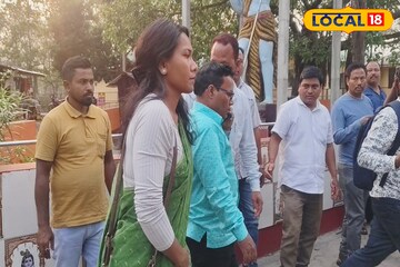 অসুস্থ বাবাকে রেখে নির্বাচনী প্রচার! সতীপীঠে পুজো দিয়ে নতুন লড়াইয়ে নামলেন স্বপ্না বর্মন