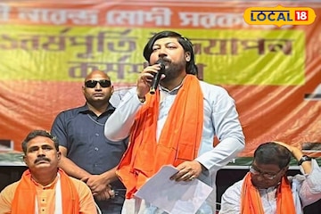 দিনহাটা ছেড়ে মাথাভাঙায় কেন লড়তে গেলেন নিশীথ প্রামাণিক? উদয়ন গুহের দাবিতে তীব্র জল্পনা দিনহাটা ছেড়ে মাথাভাঙায় কেন লড়তে গেলেন নিশীথ প্রামাণিক? উদয়ন গুহের দাবিতে তীব্র জল্পনা