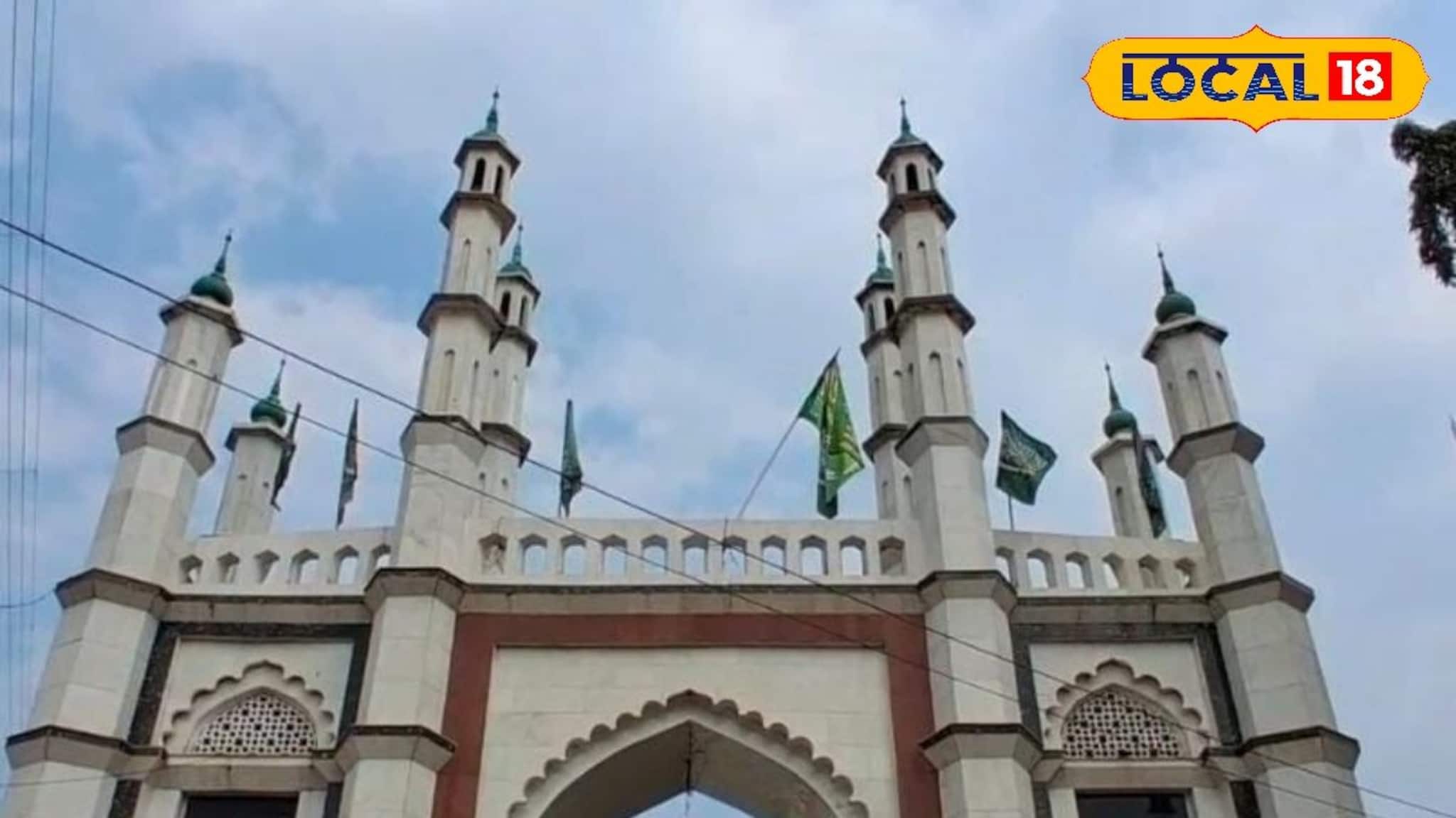 পাথরচাপুরি মাজারে চাদর চড়ালেন তৃণমূল প্রার্থী উজ্জ্বল চট্টোপাধ্যায়, কী চাইলেন তিনি?