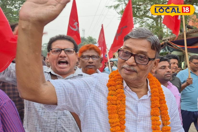 মুর্শিদাবাদ, তন্ময় মণ্ডল: মুর্শিদাবাদ জেলার জলঙ্গি আন্তর্জাতিক সীমান্ত। একদিকে ভারত অন্যদিকে বাংলাদেশ। আর এখানেই হাইভোল্টেজ লড়াই এবছরের বিধানসভা নির্বাচনে। কারণ তৃণমূলের প্রার্থী শিক্ষক বাবর আলি, অন্যদিকে বিজেপির প্রার্থী নবকুমার সরকার। মুর্শিদাবাদ, তন্ময় মণ্ডল: মুর্শিদাবাদ জেলার জলঙ্গি আন্তর্জাতিক সীমান্ত। একদিকে ভারত অন্যদিকে বাংলাদেশ। আর এখানেই হাইভোল্টেজ লড়াই এবছরের বিধানসভা নির্বাচনে। কারণ তৃণমূলের প্রার্থী শিক্ষক বাবর আলি, অন্যদিকে বিজেপির প্রার্থী নবকুমার সরকার।