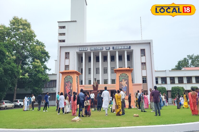 *আপনি কি বি.টেক ডিগ্রি করেছেন? মাধ্যমিক, উচ্চ মাধ্যমিক গ্রাজুয়েট কিংবা বি টেক ডিগ্রি রয়েছে? তবে আপনার জন্য দুর্দান্ত বেতনে চাকরির সুযোগ রয়েছে ভারতের প্রযুক্তিবিদ্যার প্রাচীন প্রতিষ্ঠান ইন্ডিয়ান ইনস্টিটিউট অফ টেকনোলজি খড়গপুরে। মোটা অঙ্কের বেতনের সরকারি চাকরি পেতে এখনই অনলাইনে আবেদন জানান।