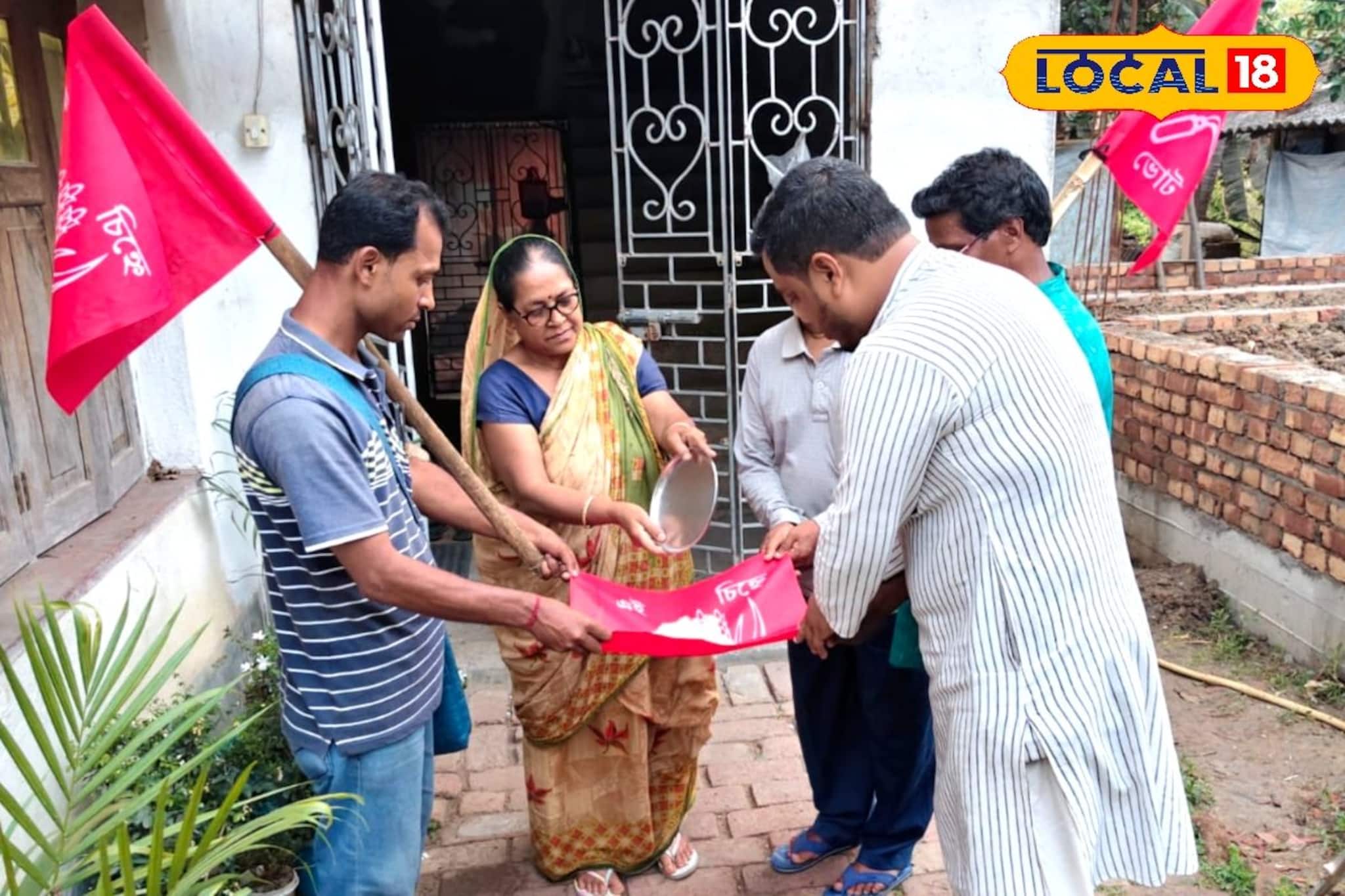 কাঁধে ঝোলা নিয়ে ঘুরছেন বাড়ি, বাড়ি! মুষ্টিভিক্ষায় প্রচার সিপিআই প্রার্থী সৈকত গিরির